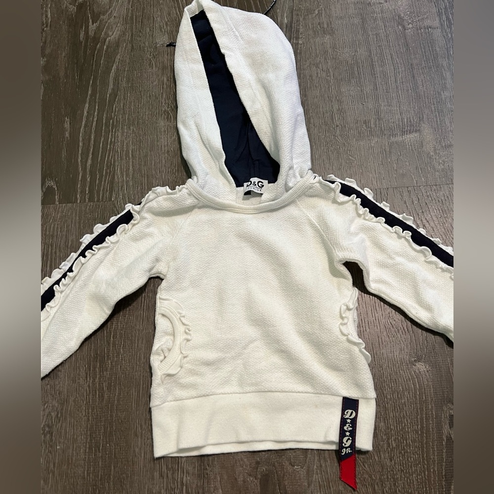 DOLCE & GABBANNA***White Sweater Size 2*** EUC $480 - Picture 2 of 5